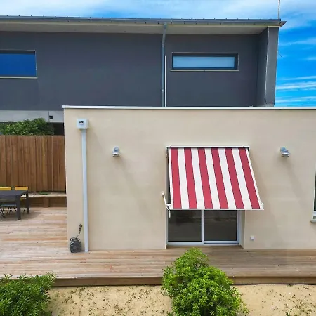 Surf Lodge, Les Estagnots, Beachfront, Couple Apartment